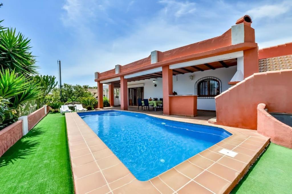 Guzman - Mouna Villa *