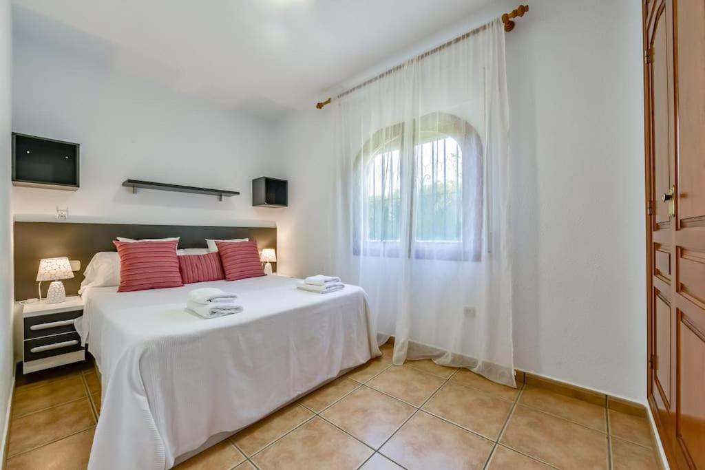 Guzman - Mouna Calpe