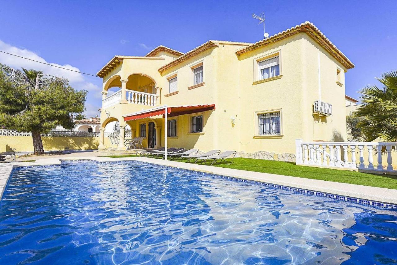 Jesica Villa *