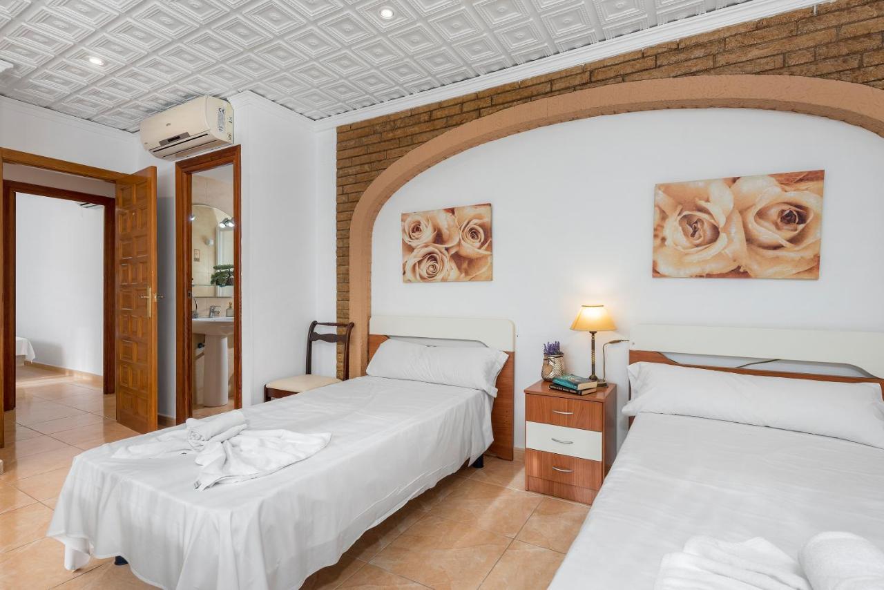 Villa Caleta - Plusholidays *