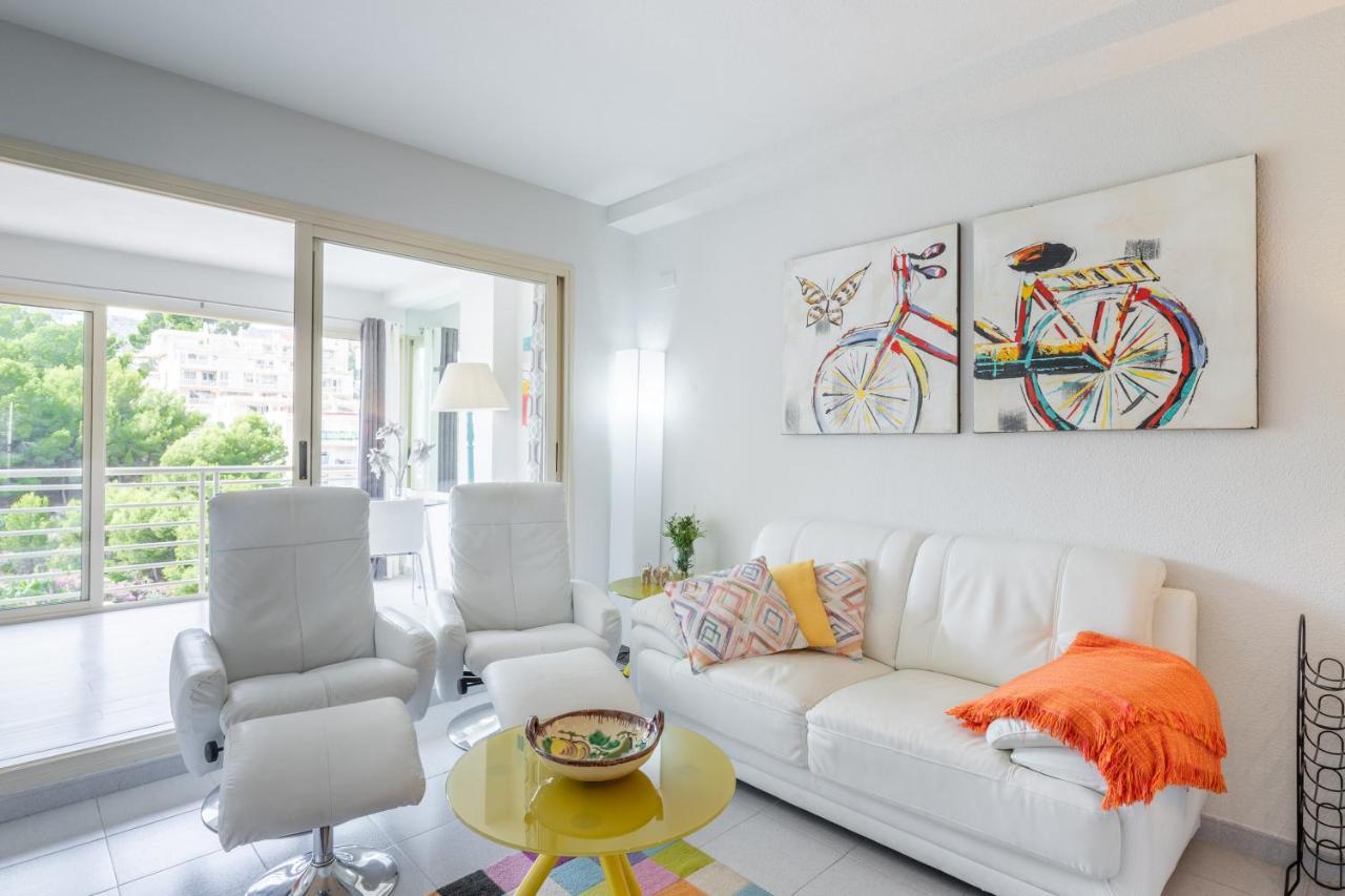 Zeus Apartment