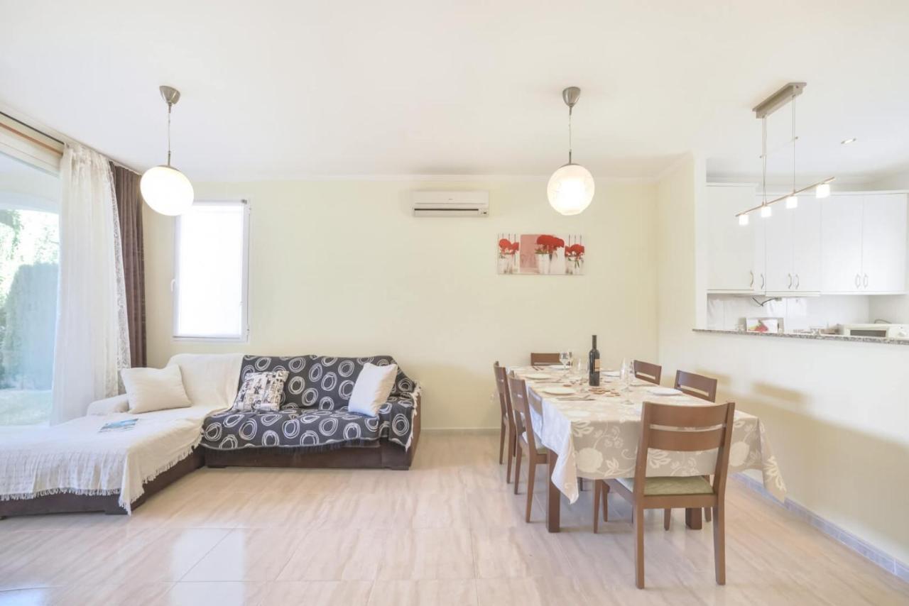 Rosa - Plusholidays Сasa de vacaciones Calpe
