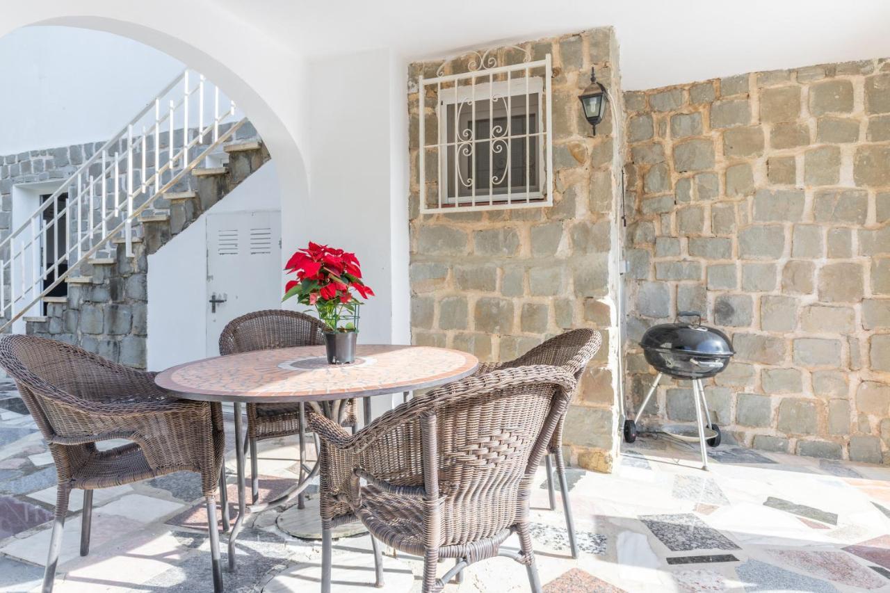 Villa W Pool Seaview In Cometa *