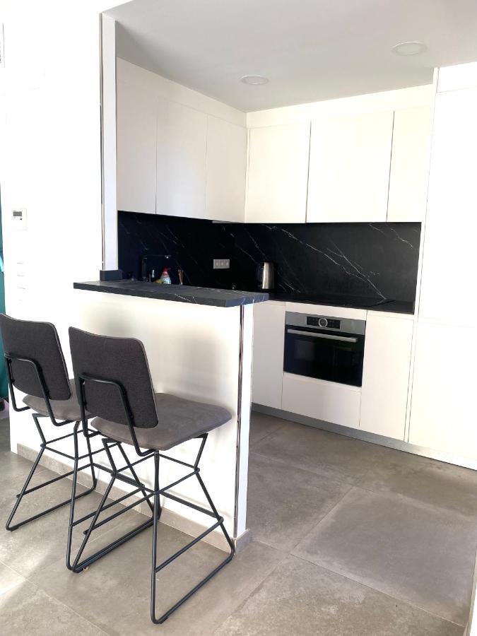 Ama With Private Parking, Sea View, Pool Apartment *