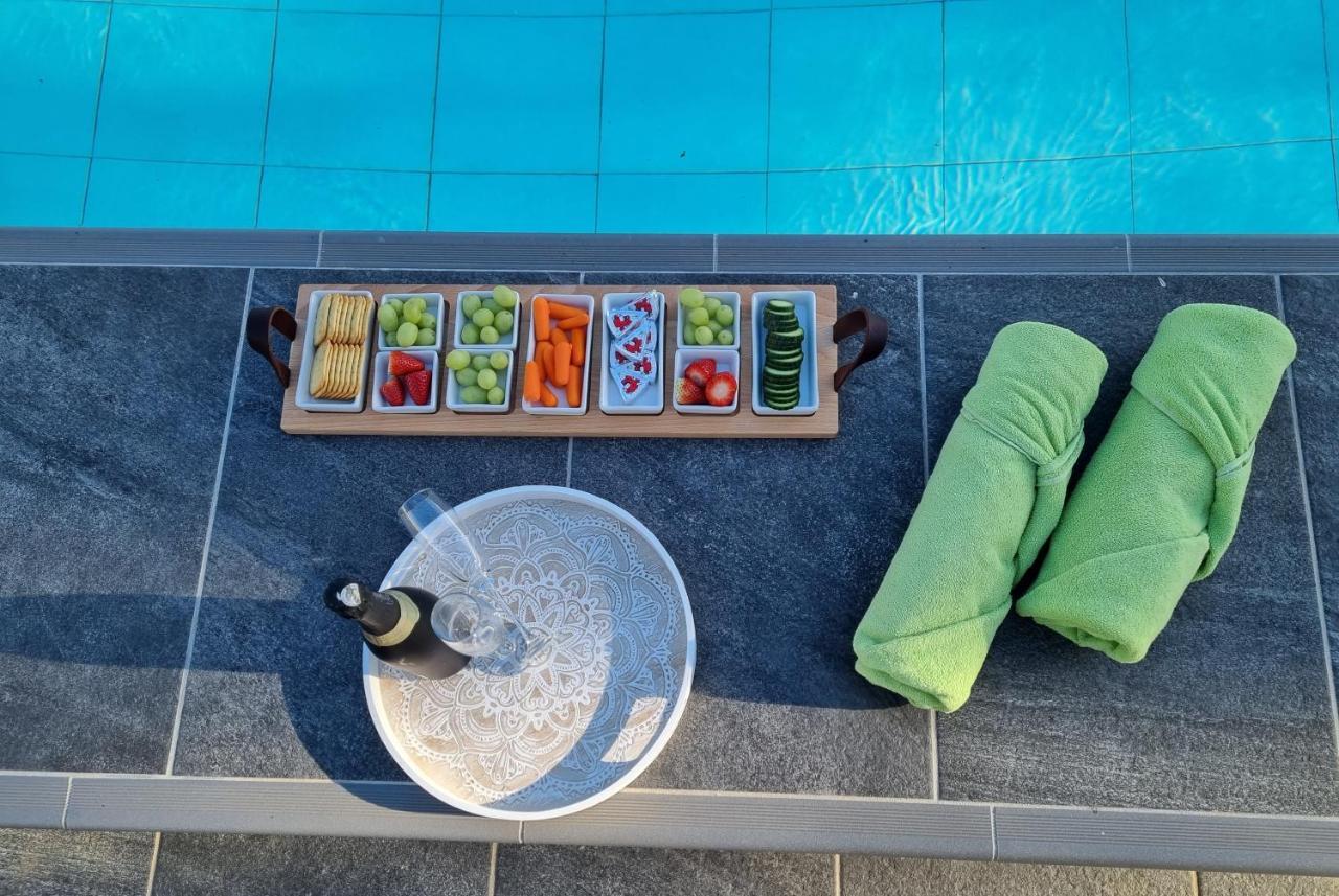 Luxe Carrio Villa *