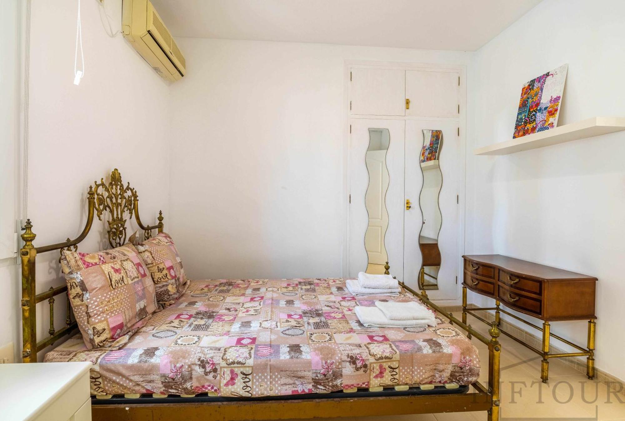 Inftour La Fustera Holiday home *