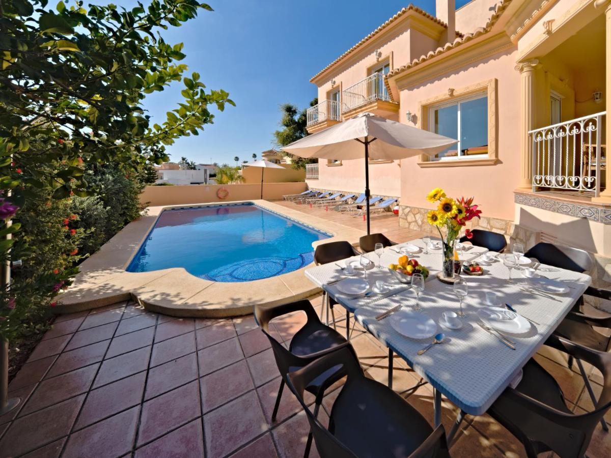 Villa Liriopadel
