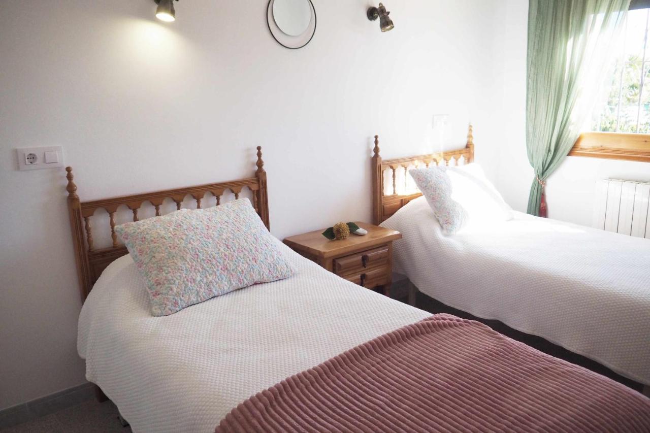 Cerca Playa Y Pueblo Con Piscina Grande Villa Calpe
