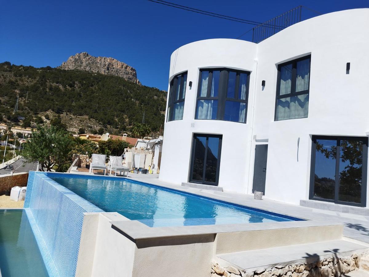 Modern Luxury Paradise Villa *