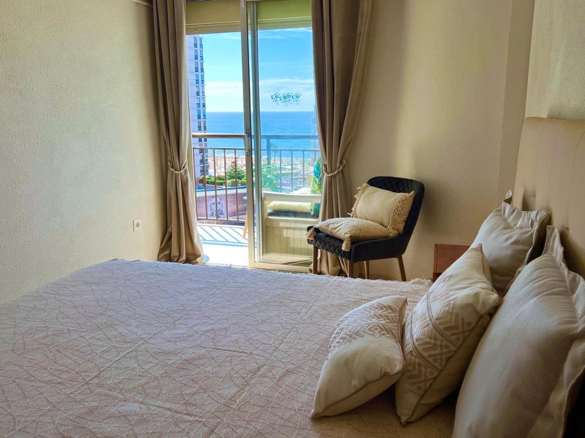 By The Beach, Sea View Apartamento *