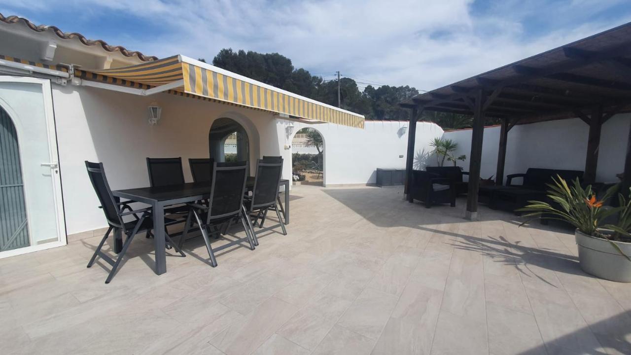 Cheerful 2-bedroom With Private Pool *