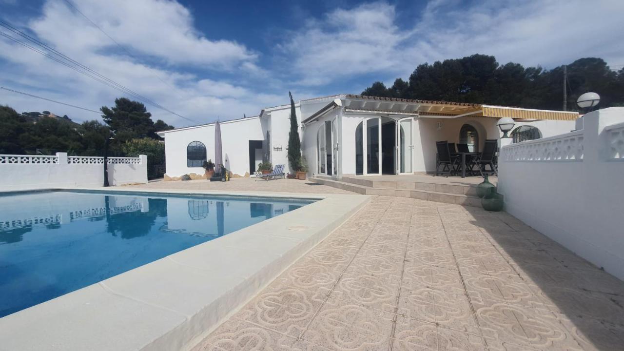 Villa Cheerful 2-bedroom With Private Pool