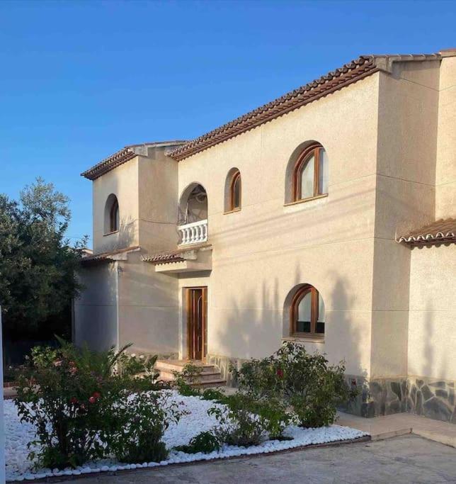 Agradable Con Piscina Y Vistas Al Mar Villa Calpe