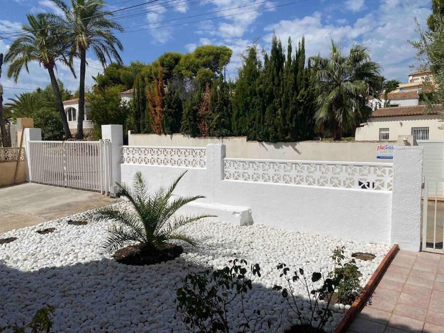 Agradable Con Piscina Y Vistas Al Mar Calpe