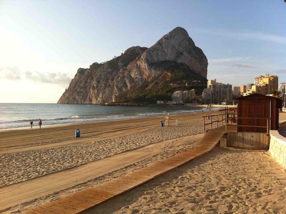 Agradable Con Piscina Y Vistas Al Mar Villa Calpe