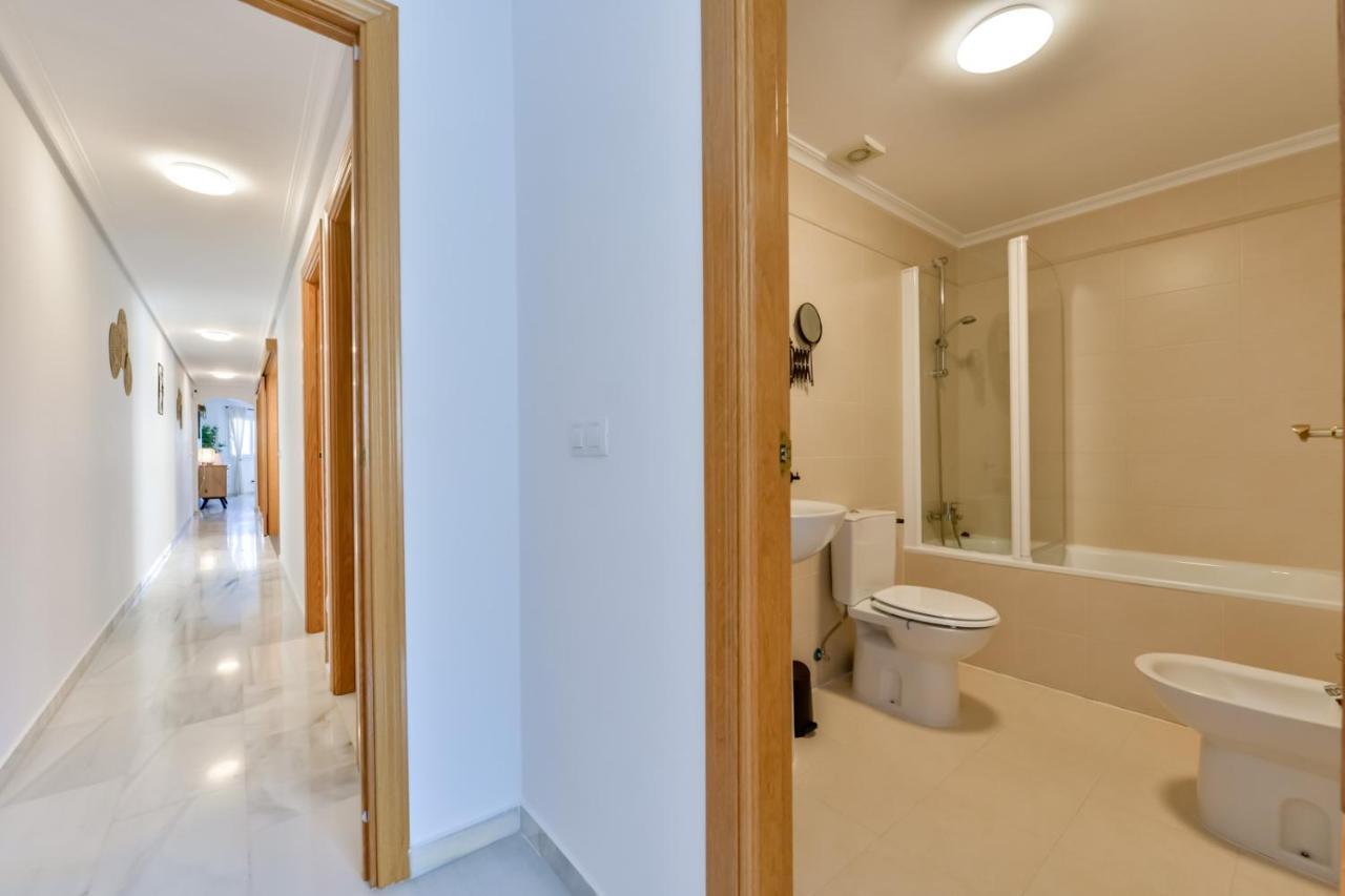 Modern / Quiet 3 Bdrs Flat In The Heart Of Apartment *