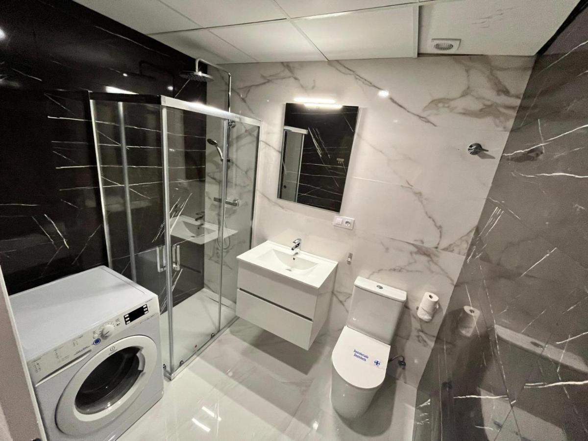 Apartamento 1a Linea De Playa Piscina Reformado Wifi Aire *