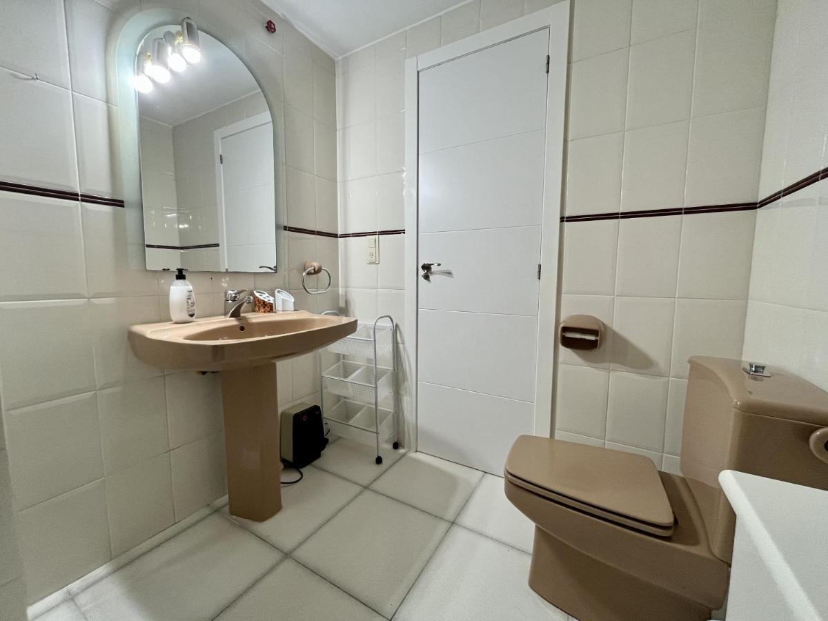 Primera Linea Con Piscina En Apartamento