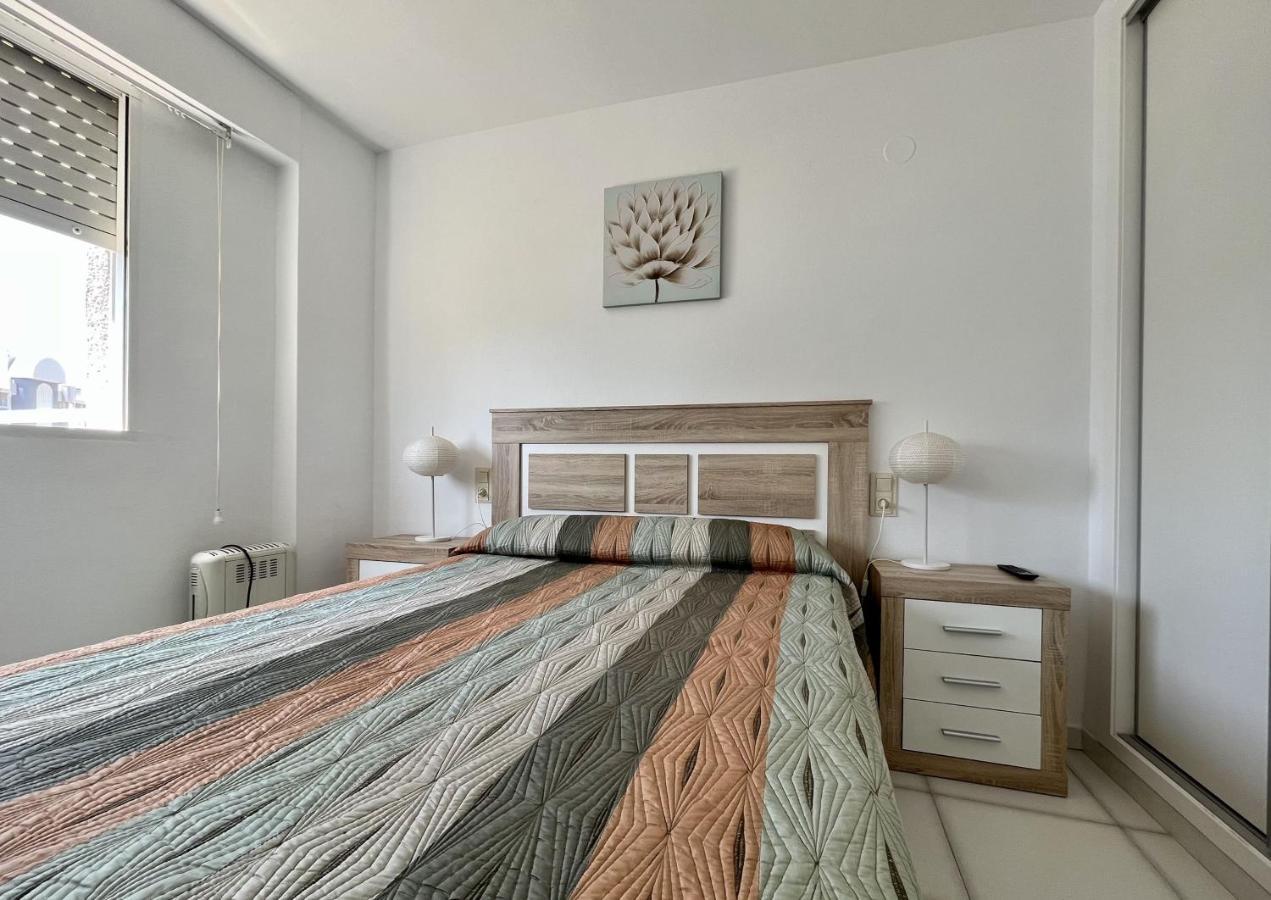 Primera Linea Con Piscina En Apartamento *
