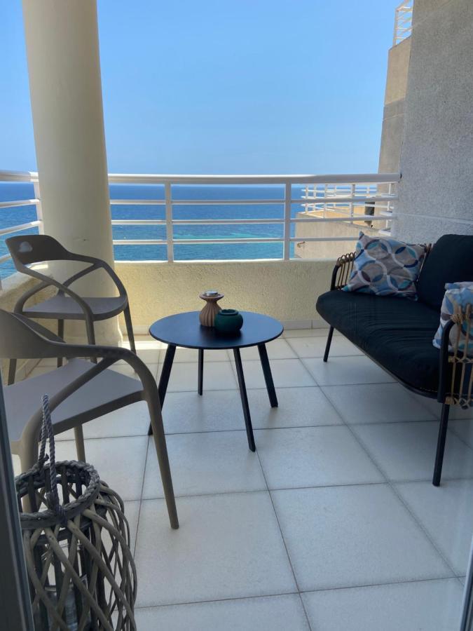 Relaxing Modern Beachfront - Amazing Sea View Apartment