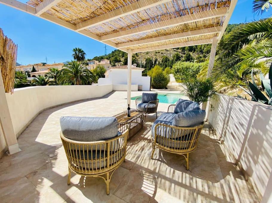 Villa With Private Pool And Close To The *