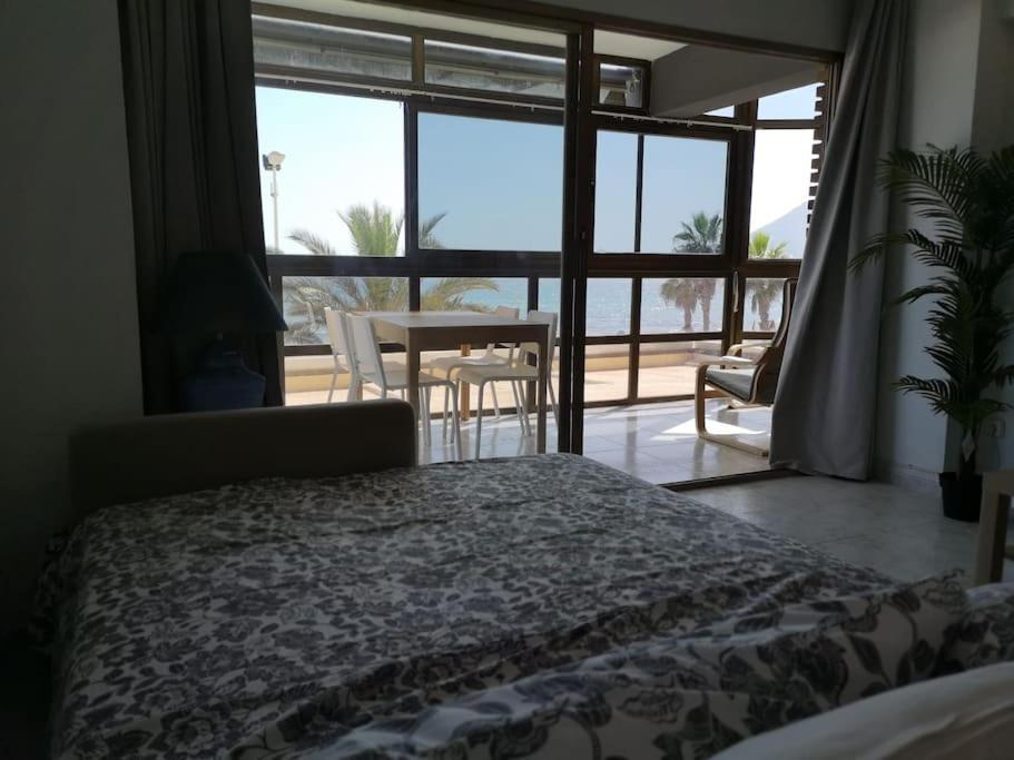 Panoramic Sea Views *