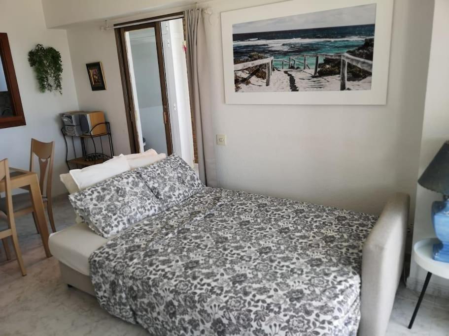Panoramic Sea Views *