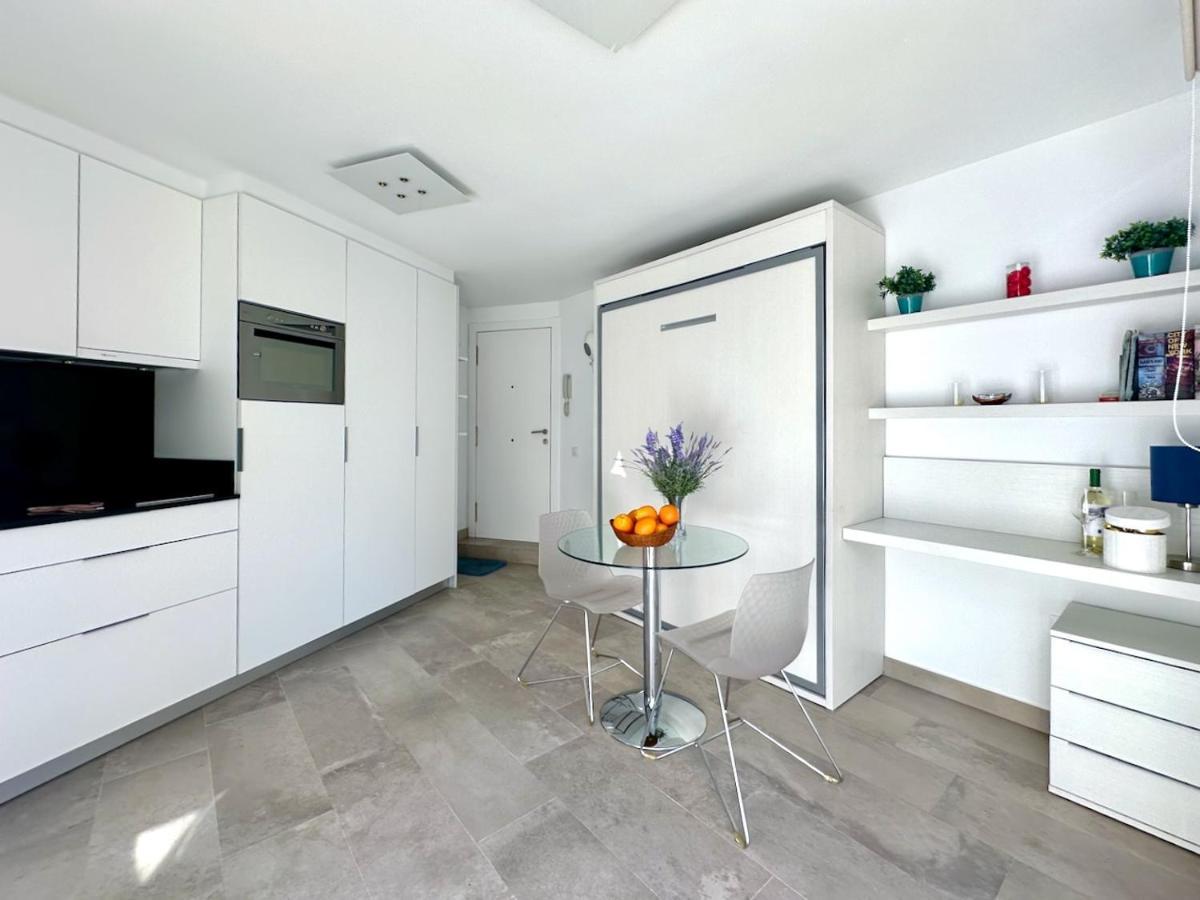 Apartment Modern Near The Sea