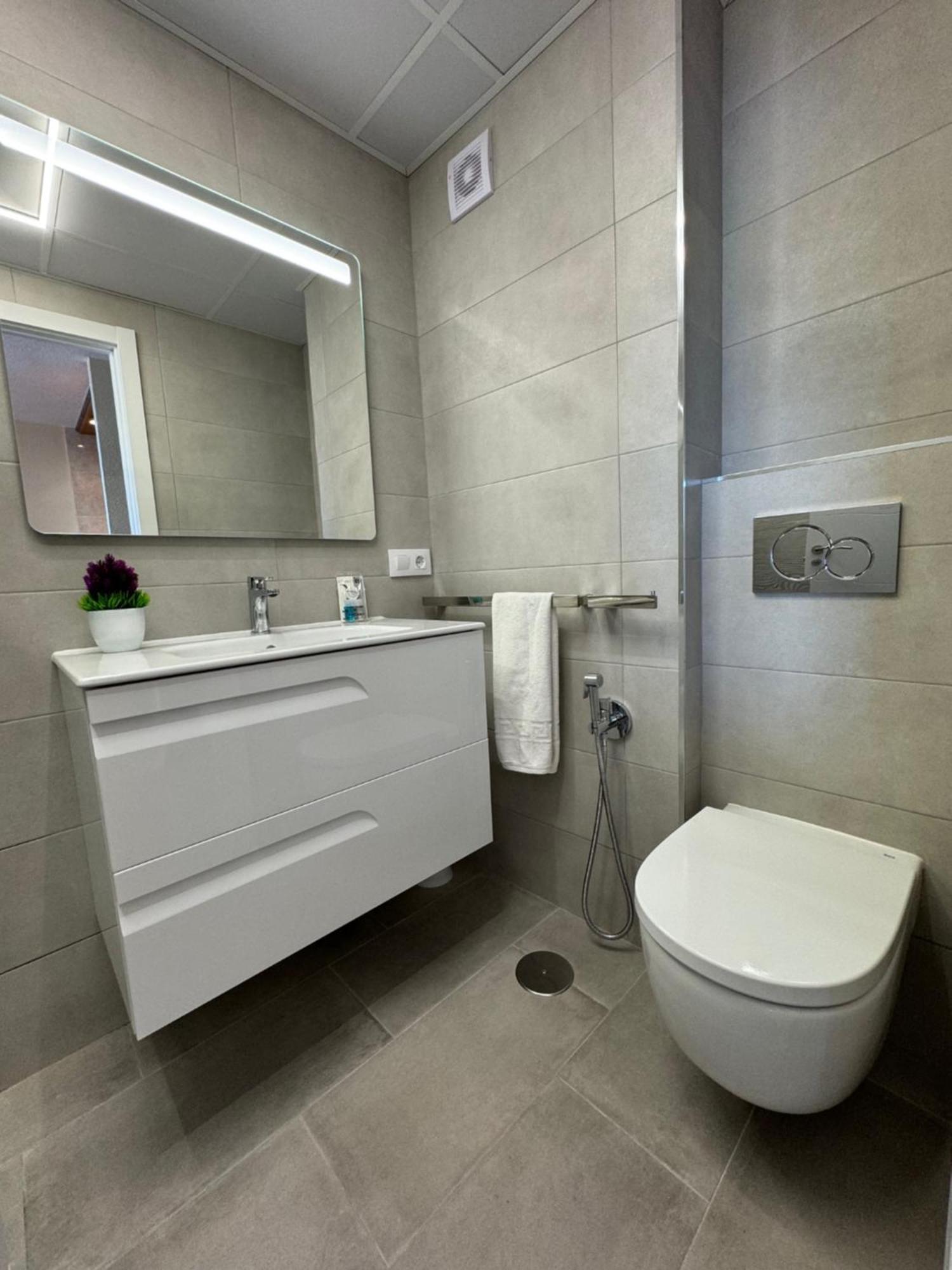 5b Mar 2 1 Apartamento *