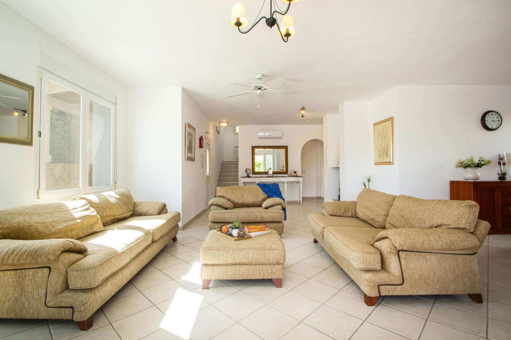 Helios - Plusholidays Villa
