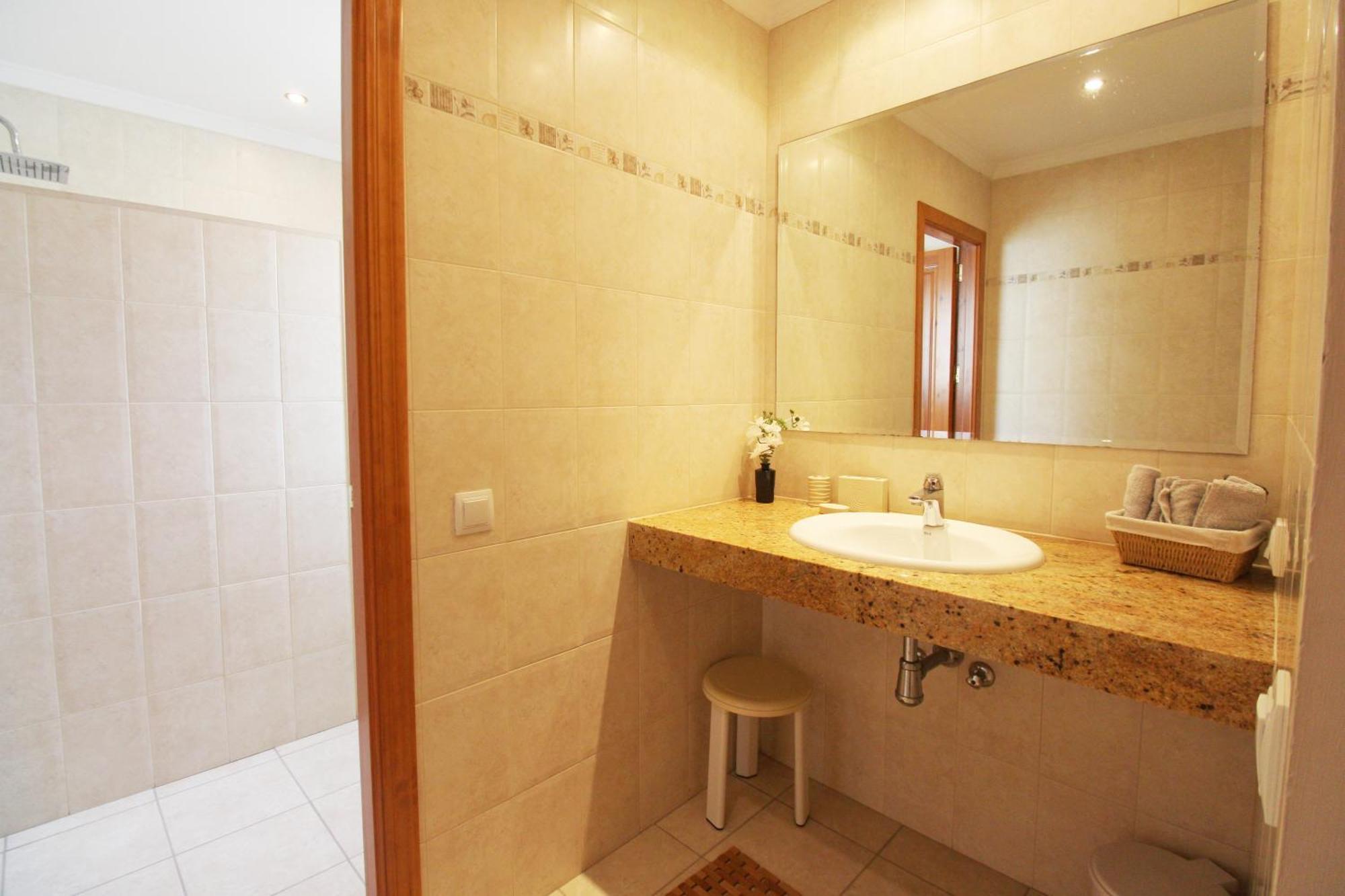 Ty Croeso-entire With Sea View Habitación en casa particular