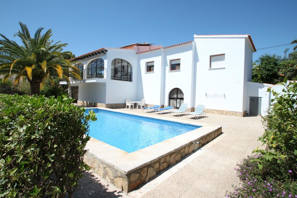 Sara - Sea View With Private Pool In Villa Calpe