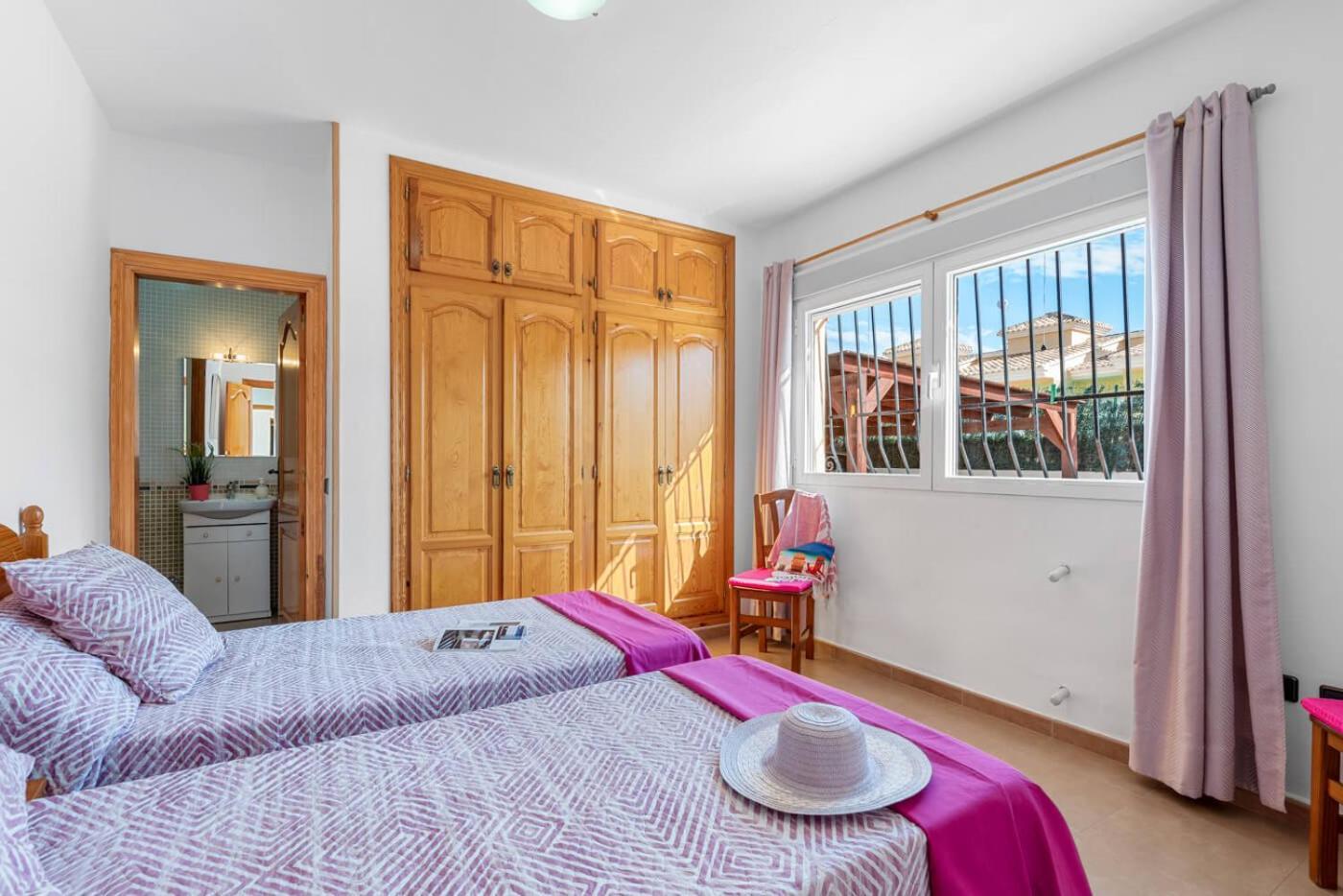 Mercedes - Plusholidays Villa