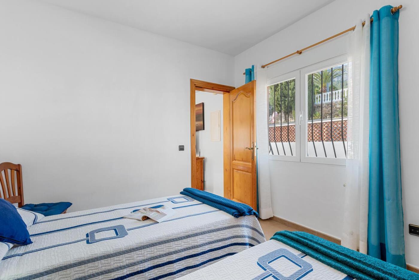 Mercedes - Plusholidays Villa