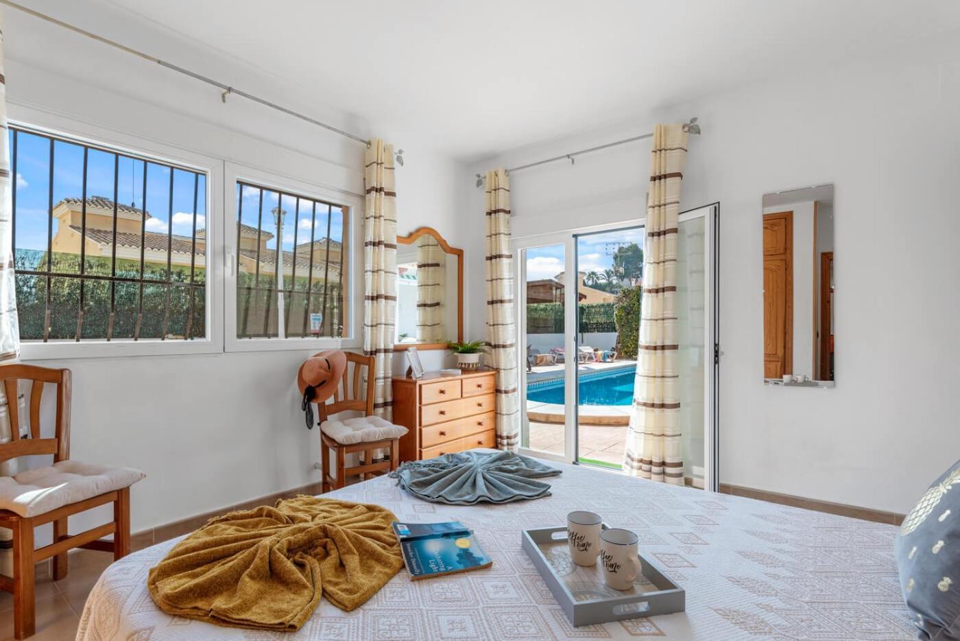 Mercedes - Plusholidays Villa *