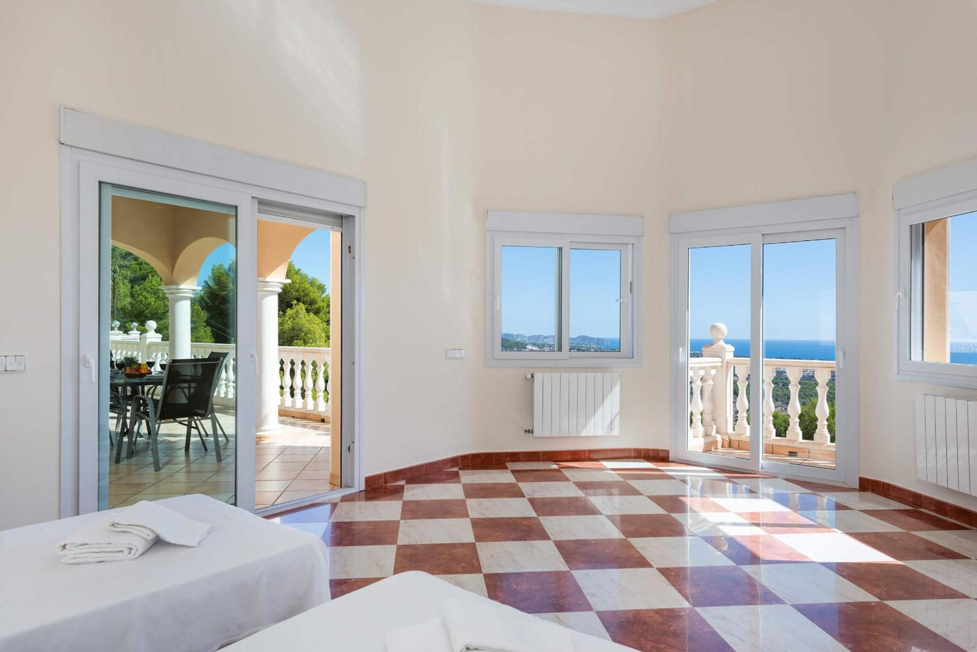 Ros - Plusholidays Villa Calpe