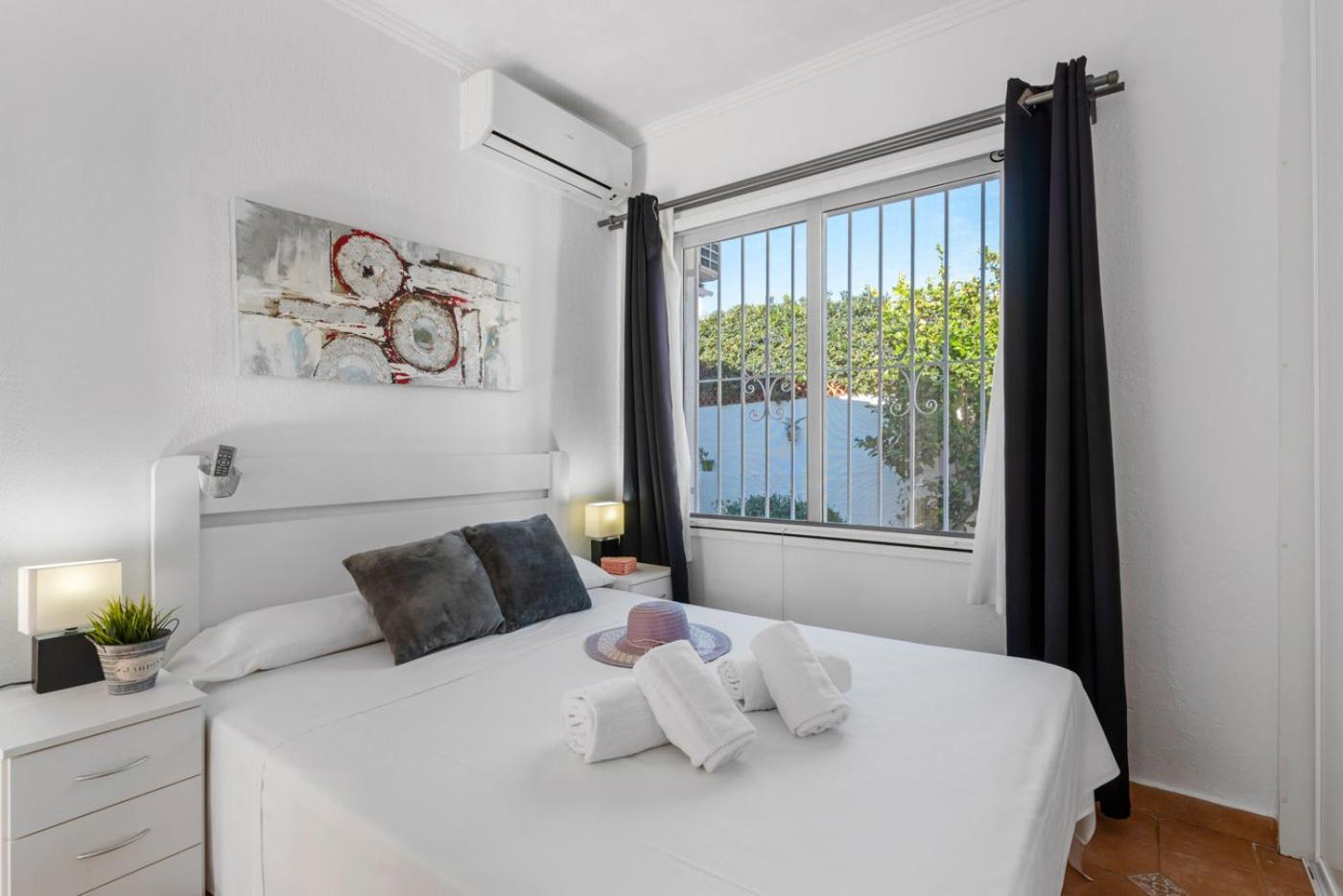Anais - Plusholidays * Calpe