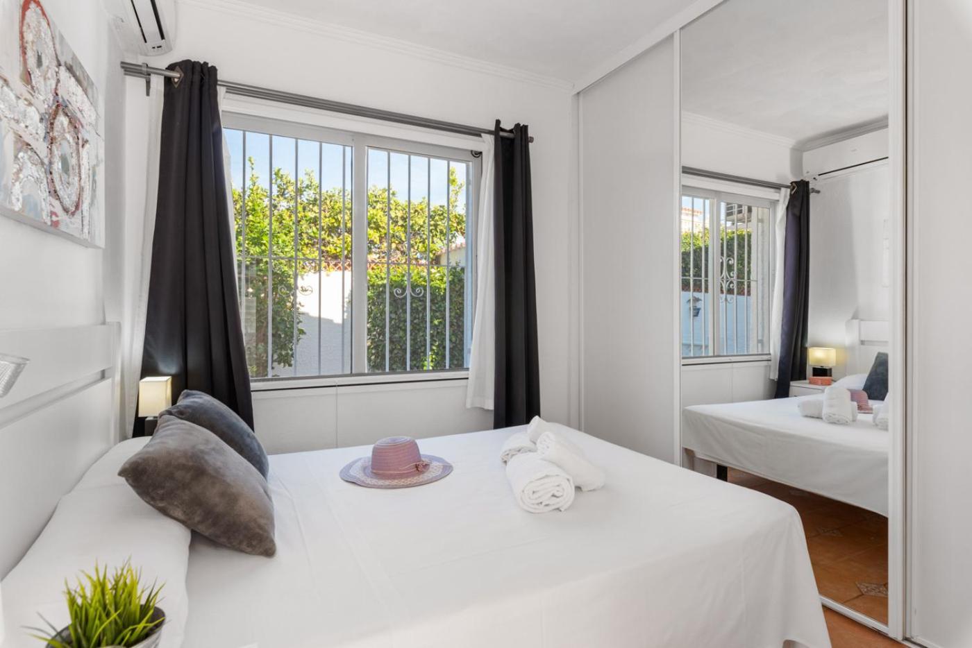 Anais - Plusholidays Calpe