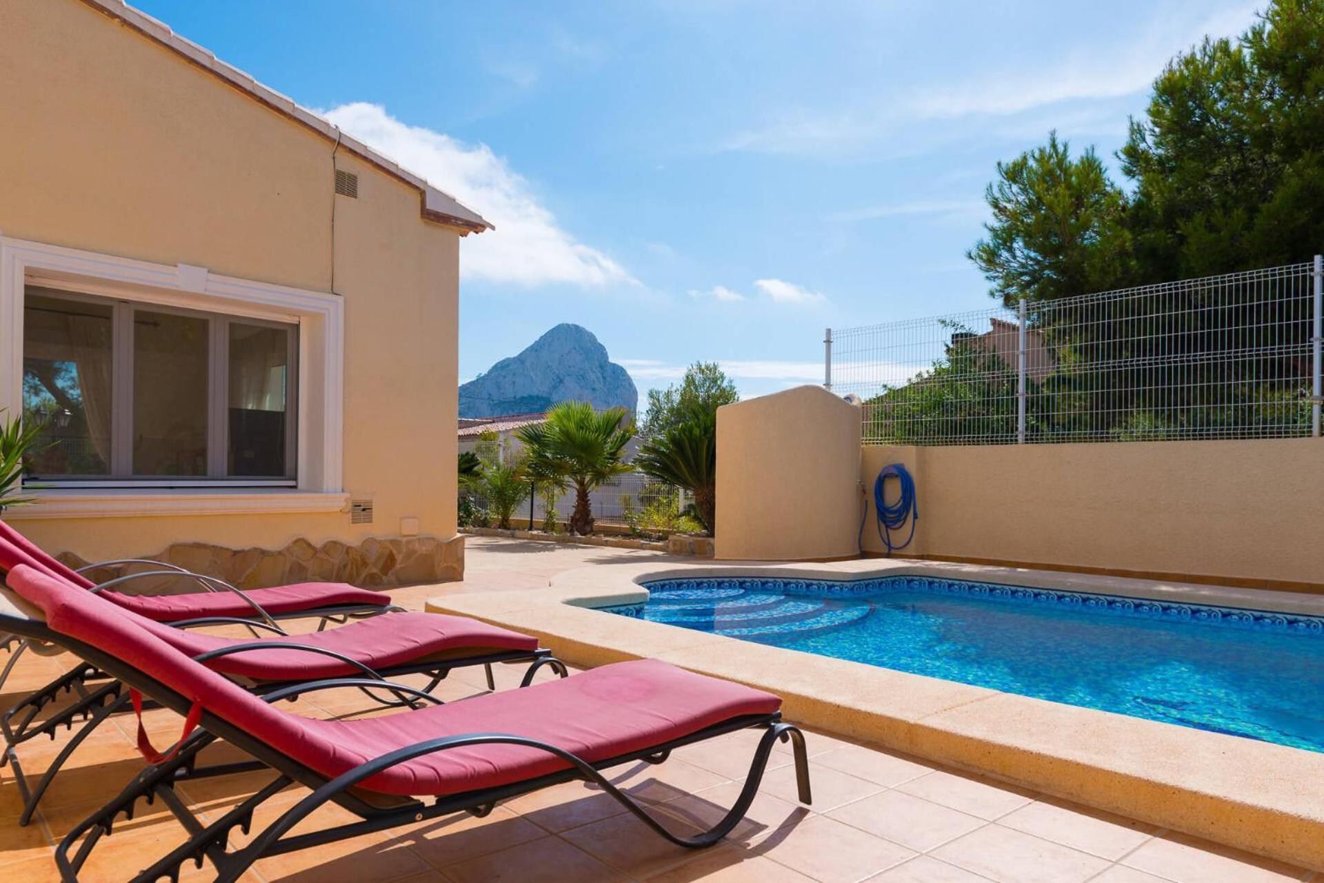 Amelia - Plusholidays Calpe