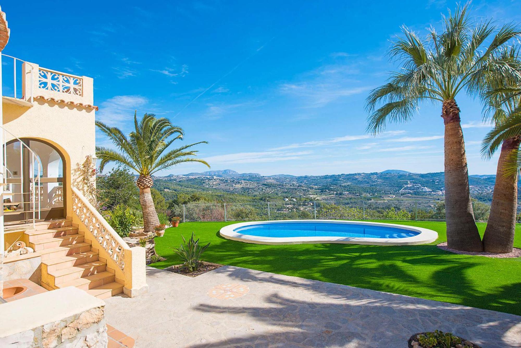Sabine - Plusholidays Villa Calpe