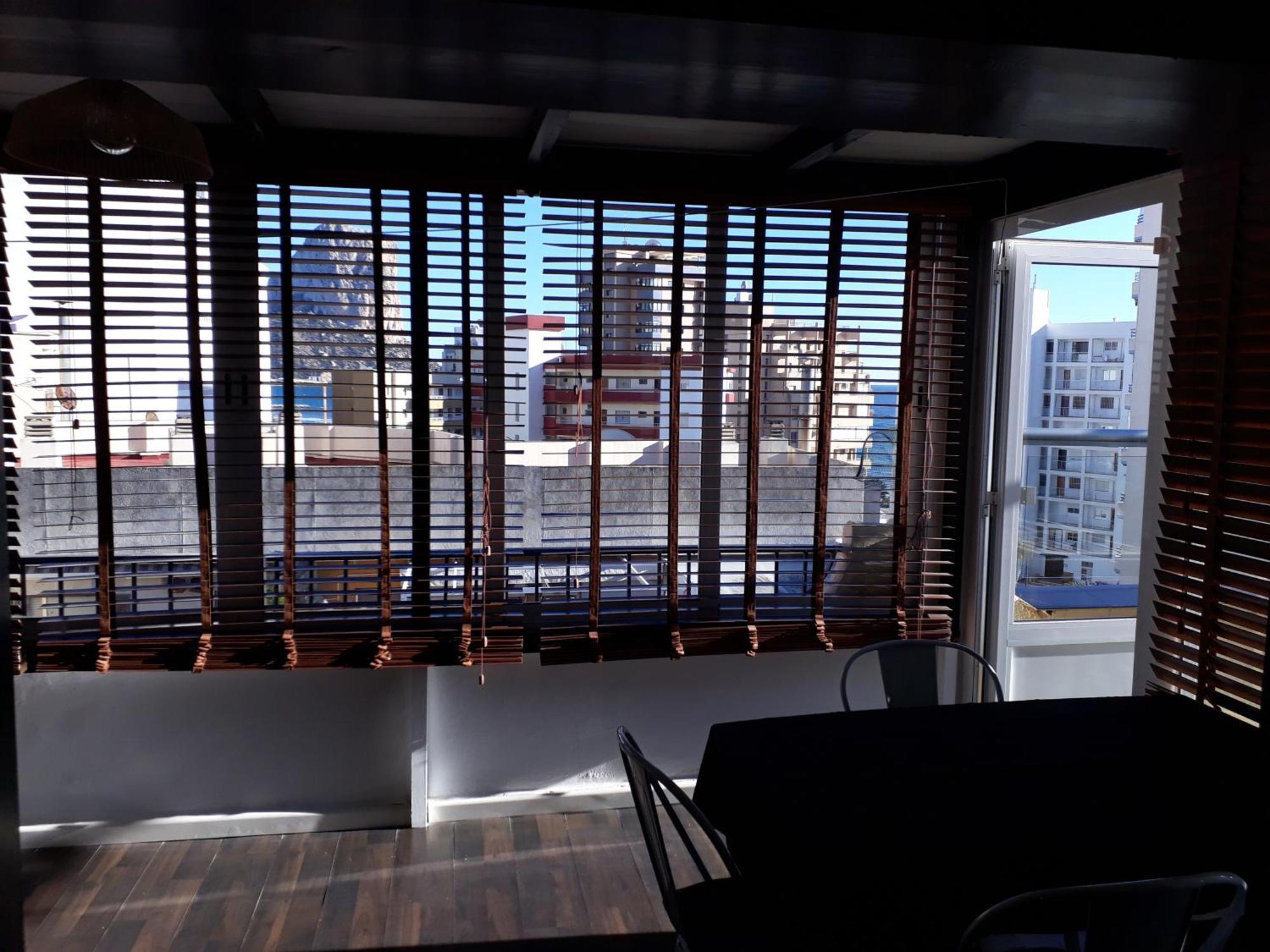 Apartamento ático Con Encanto, 50m De La Playa, Vista Al Mar, Wifi Fibra, Gran Terraza Calpe