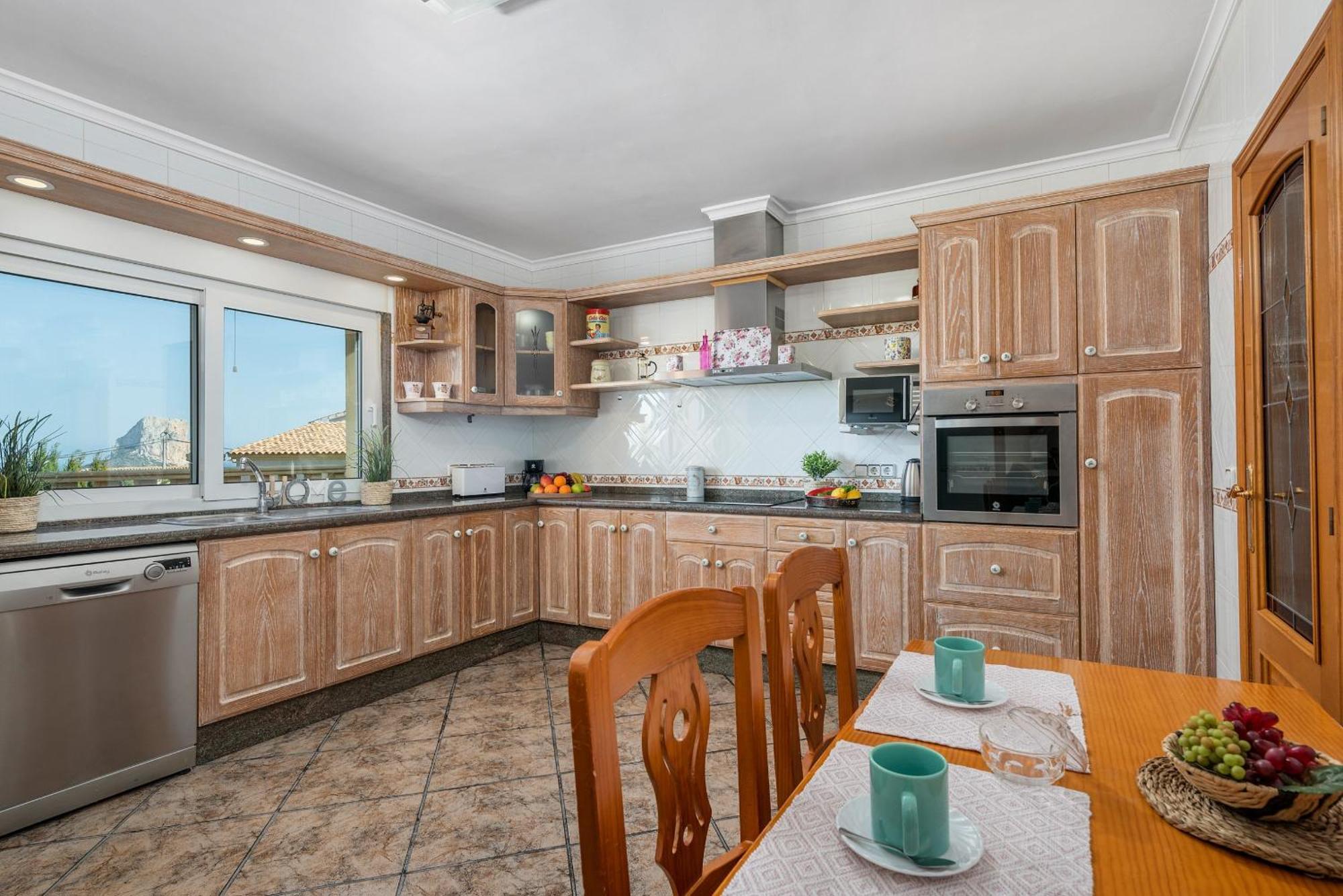 Fina - Plusholidays Villa Calpe