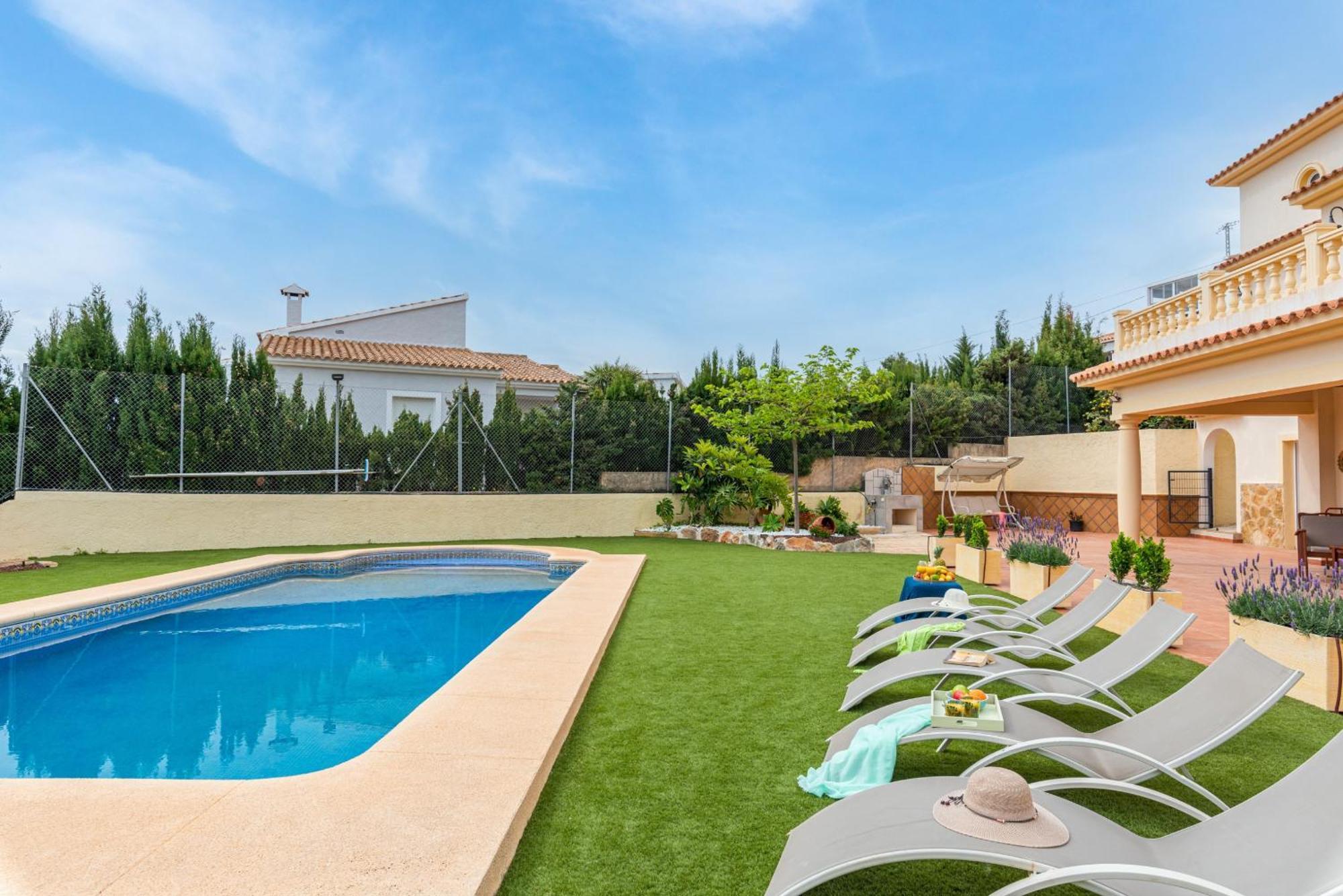 Fina - Plusholidays Calpe