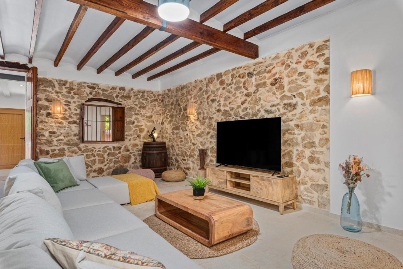 Joan - Plusholidays Villa