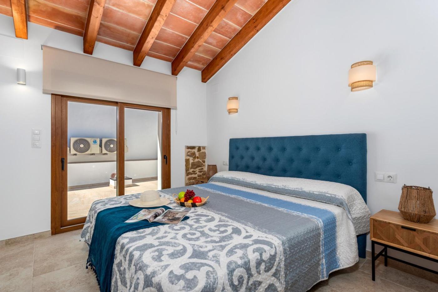 Joan - Plusholidays Villa