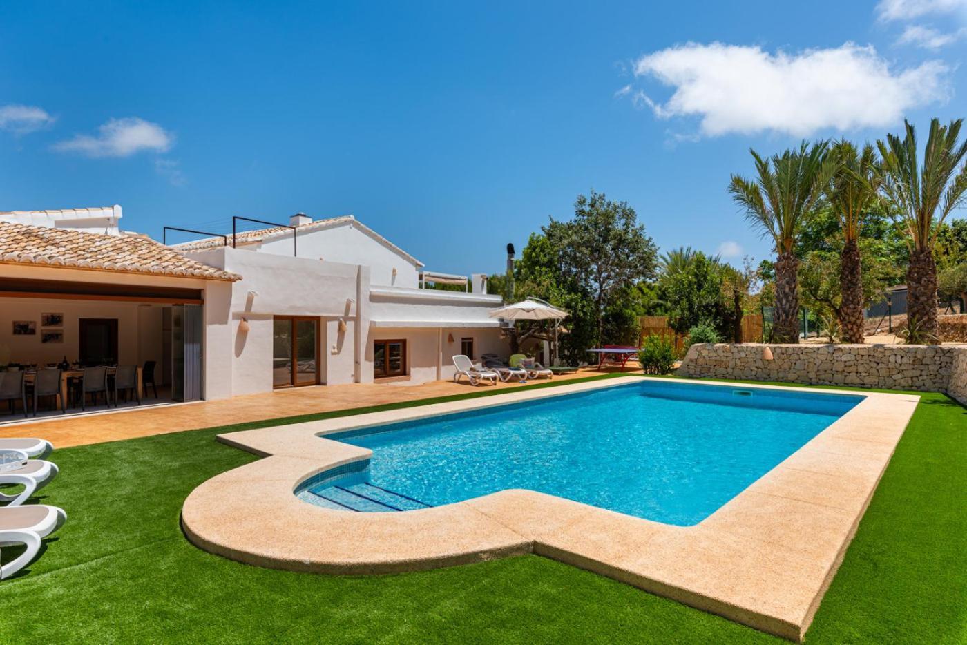 Joan - Plusholidays Villa