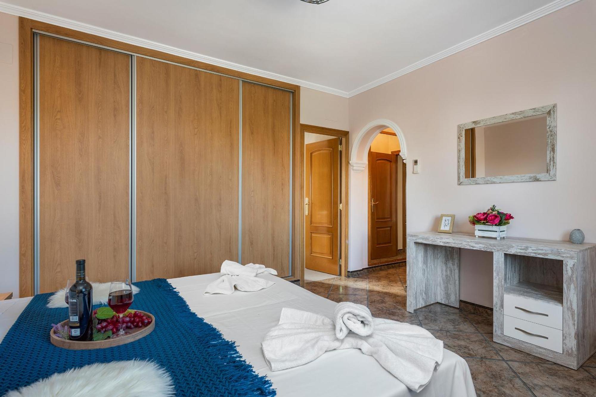 Fina - Plusholidays * Calpe