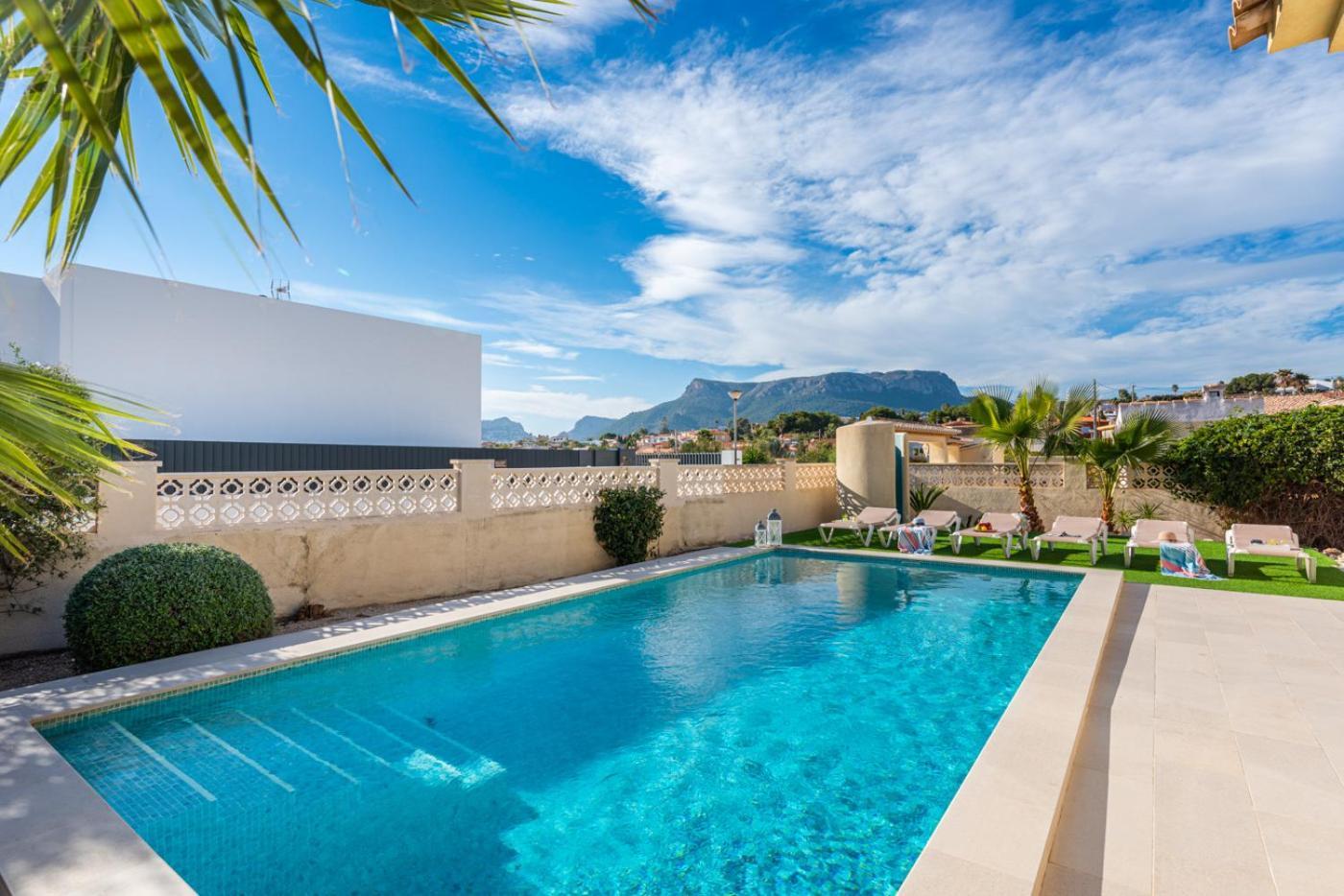 Mila 10 - Plusholidays Villa
