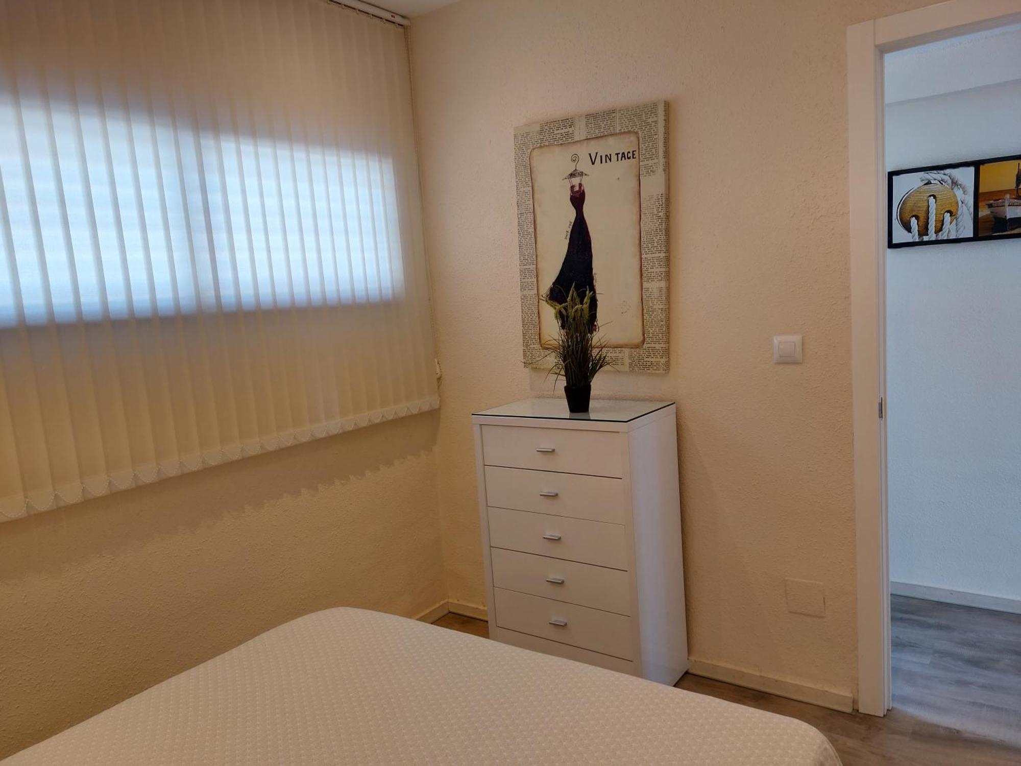 Apartamento Vistas Al Mar. Junto A La Playa. Garaje Y Piscina. Calpe