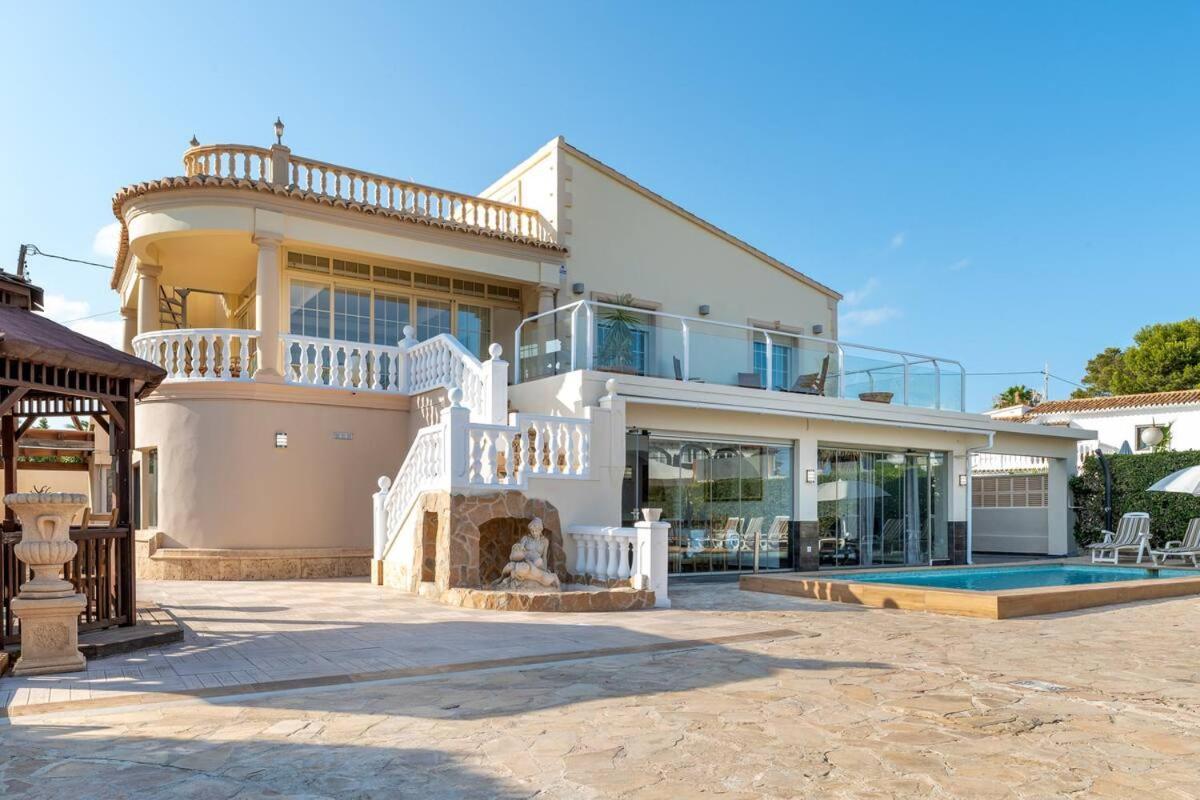Constantinos O Completa Villa *